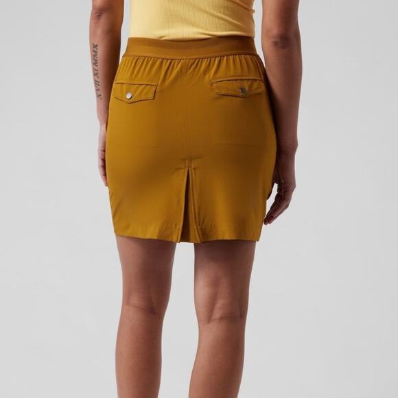 Athleta Vienna Jupe Cargo Skort in Brass Yellow Size 16 Plus NEW - Picture 2 of 10